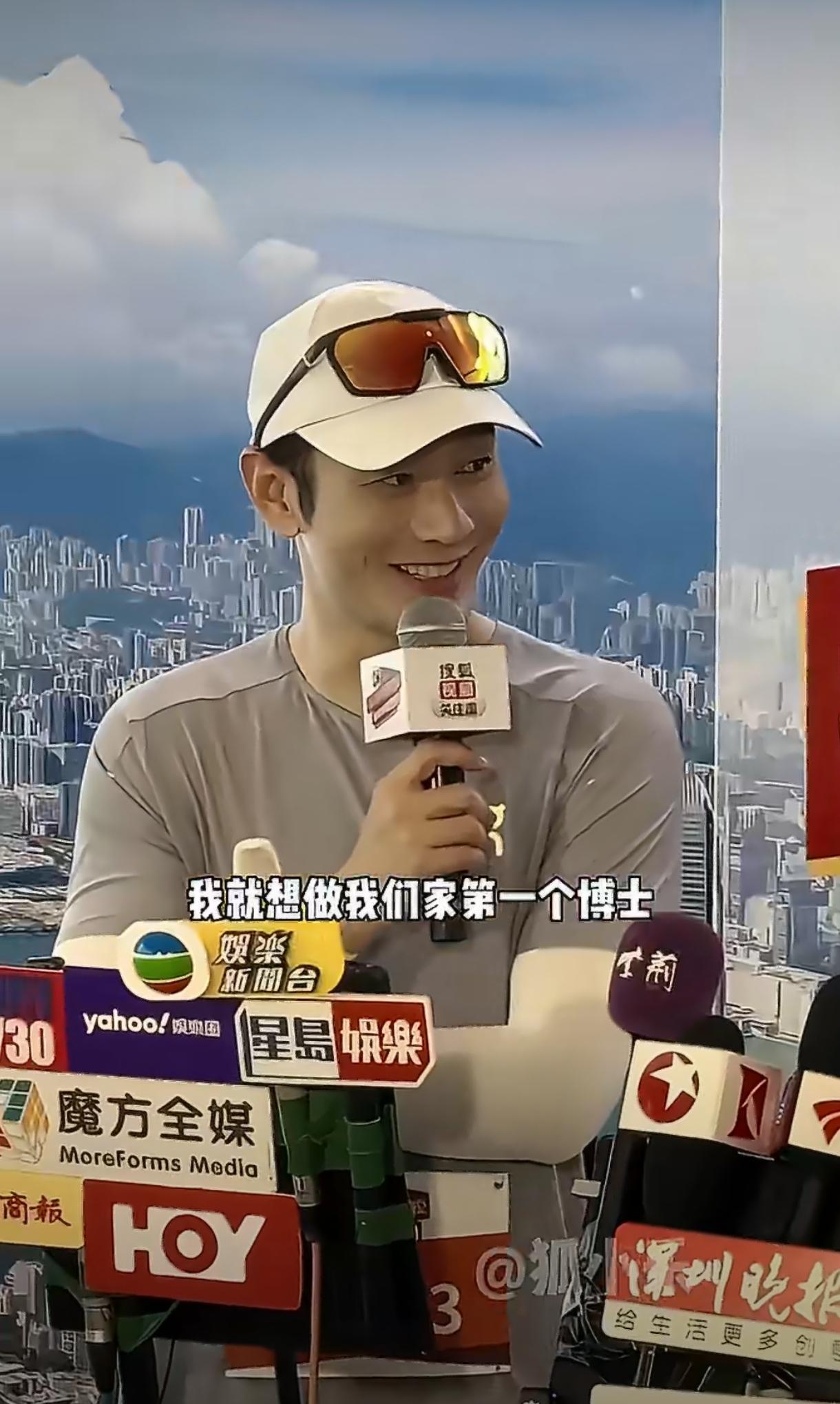 47岁黄晓明二战上戏博士成功上岸，今年成绩亮眼，可消息一出争议不断。去年落榜大家