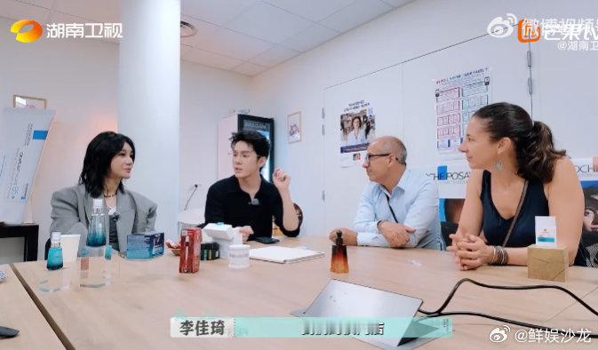 尚雯婕李佳琦搭档事业粉狂喜 李佳琦讲国货超专业，尚雯婕法语秒翻，这配合绝到我拍桌