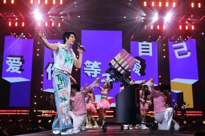 王力宏杭州演唱会预售售罄王力宏杭州演唱会售罄 有人说王力宏过气了，过气的人能在杭