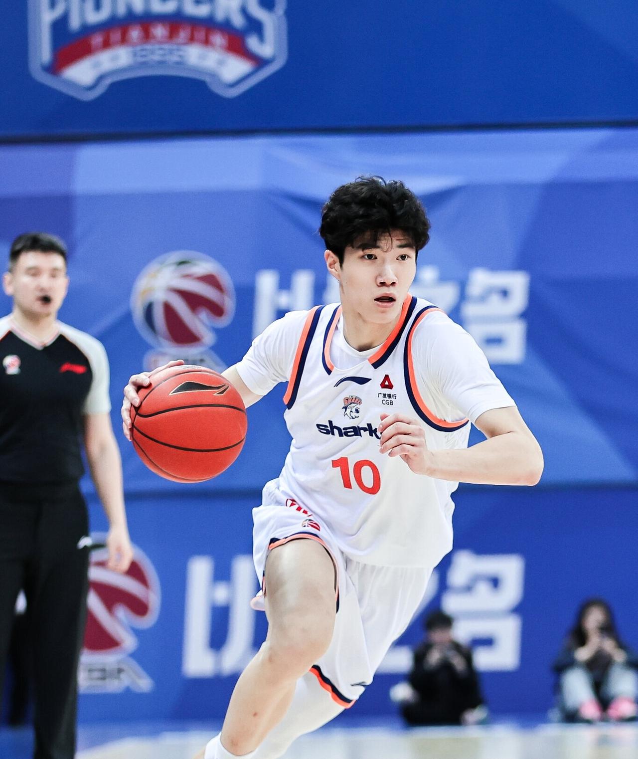 上海新星偰李永炜真是未来可期！在今天上海双加时119-113力克辽宁的CBA季前