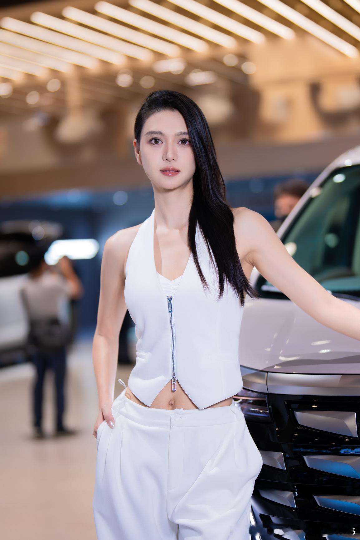 聆听猎人的车展日记聆听在大湾区车展猎人与车展 2026 粤 港 澳 大 湾 区 