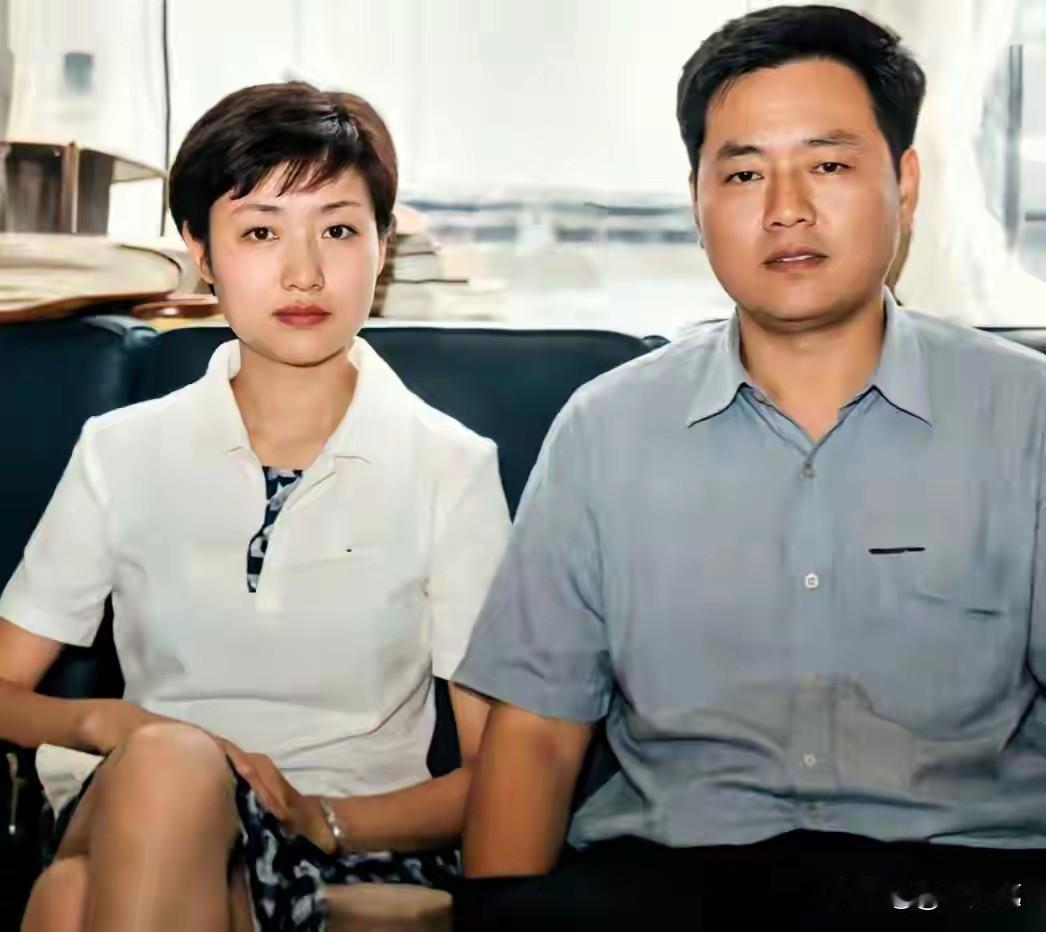 大名鼎鼎的央视主持人周涛，国内电视观众几乎都认识。而她的第一任丈夫，知晓的人恐怕