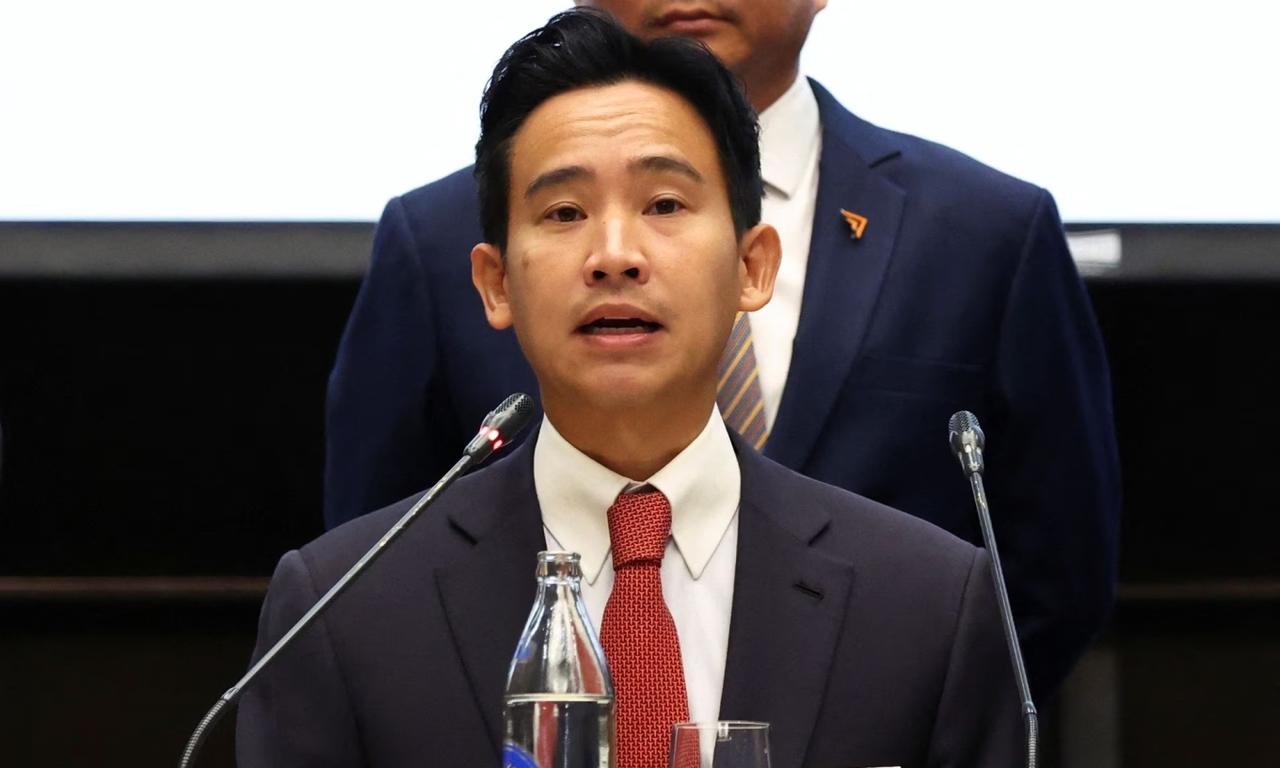 泰国前进党被指控涉嫌侮辱泰国王室
当该党提议修改兵役法时，一名律师指控 Move