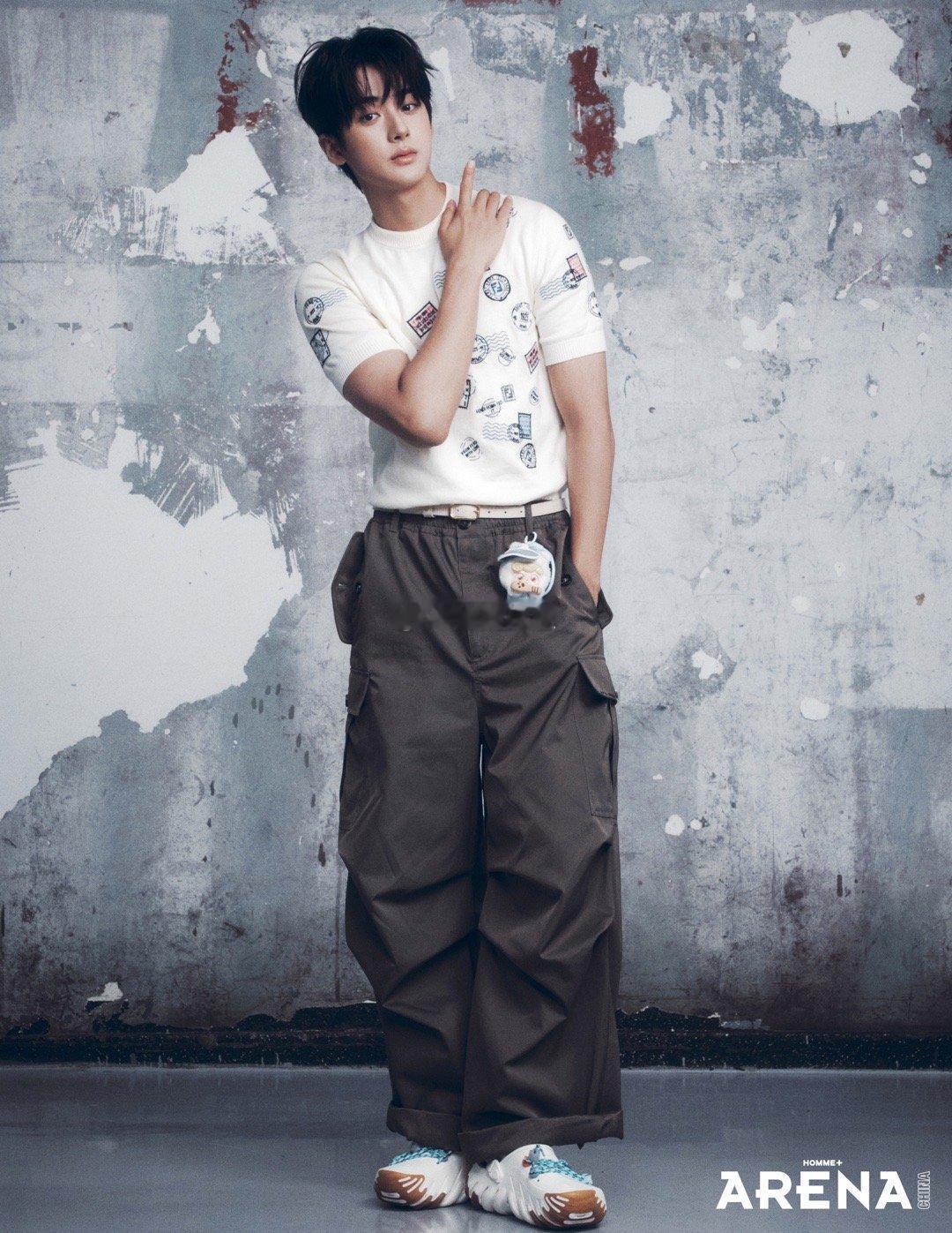 金旻奎&《ARENA HOMME+》中国首封杂志以“双面风格魅力”为核心，融合“