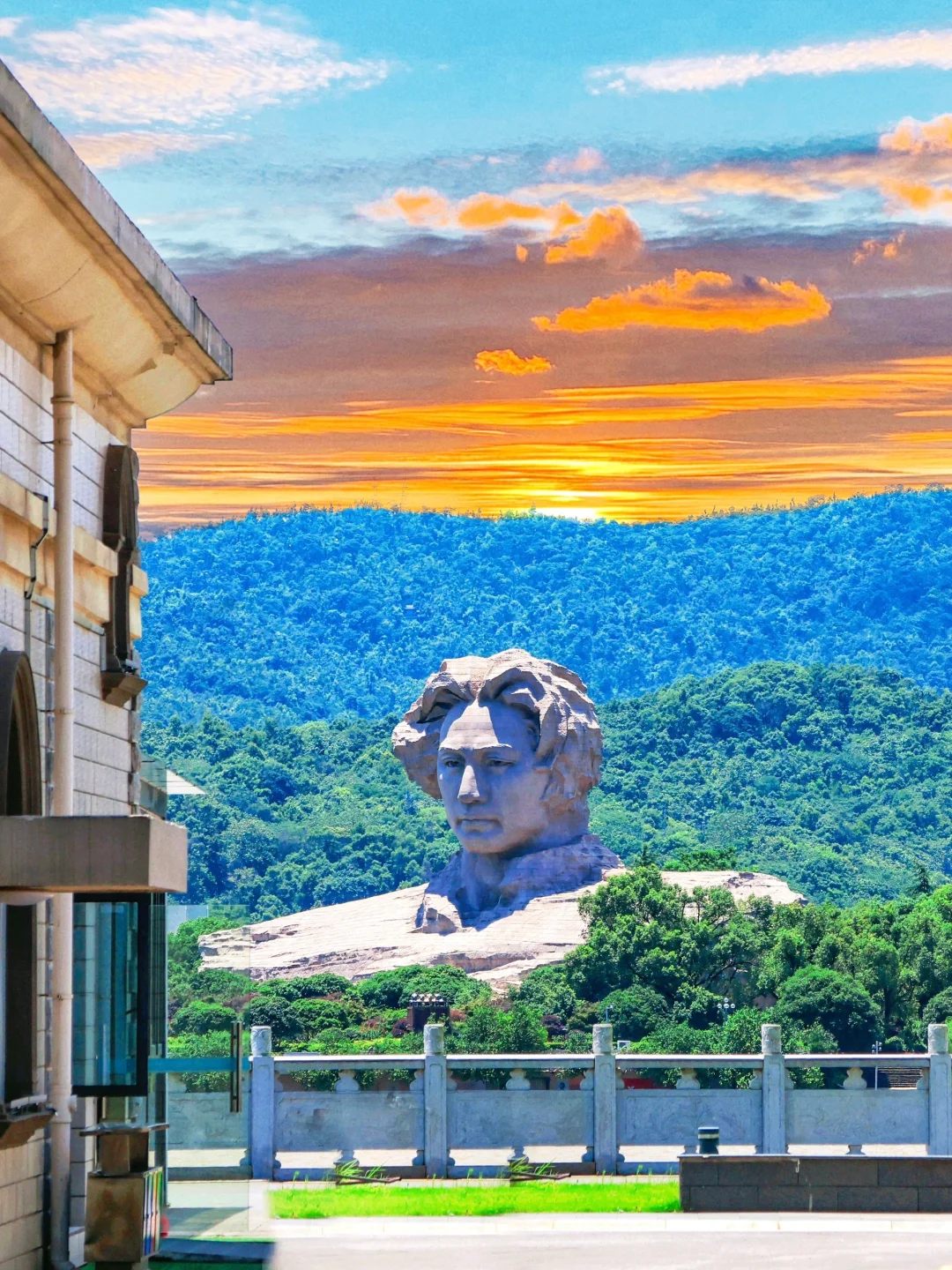 别去橘子洲人挤人❗️这里地铁直达还免费！