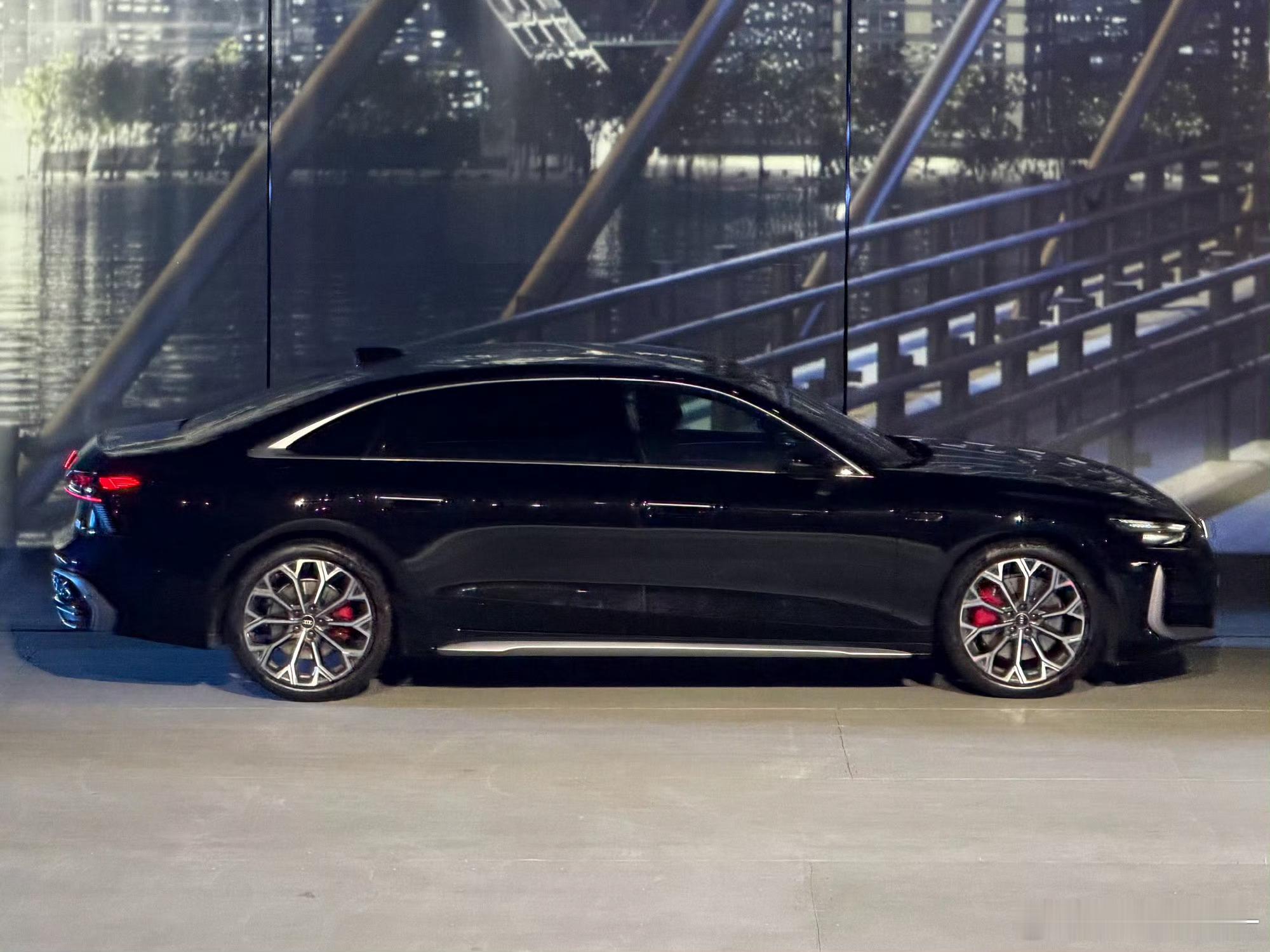 全新奥迪a6l第九代全新奥迪A6L在一汽奥迪的千万用户盛典上完成了全球首发。全系