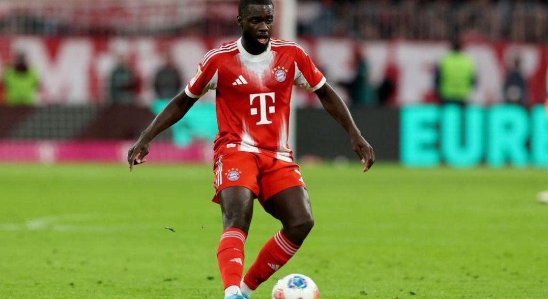 乌帕梅卡诺的薪资要求对皇马来说过高。这位中后卫正在与拜仁商谈续约事宜，同时也是巴