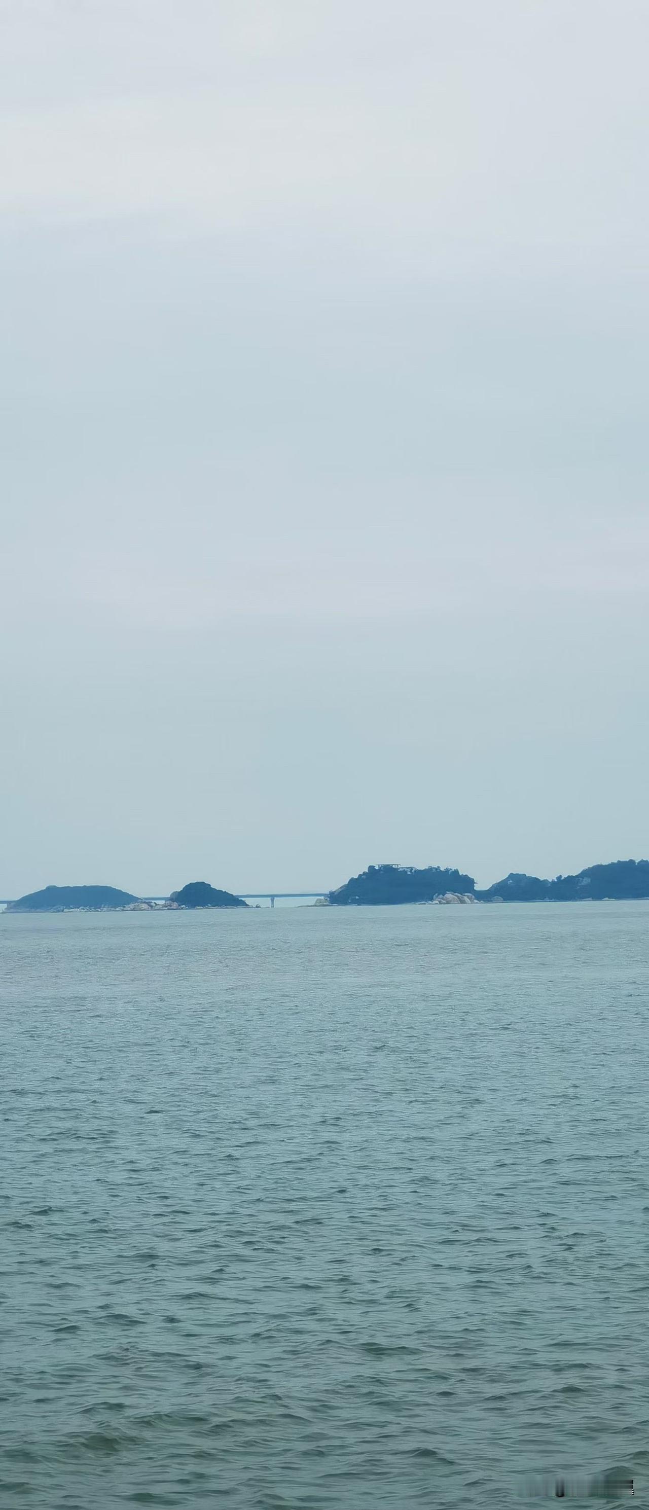【小对联】
上：……？
下：公媒。