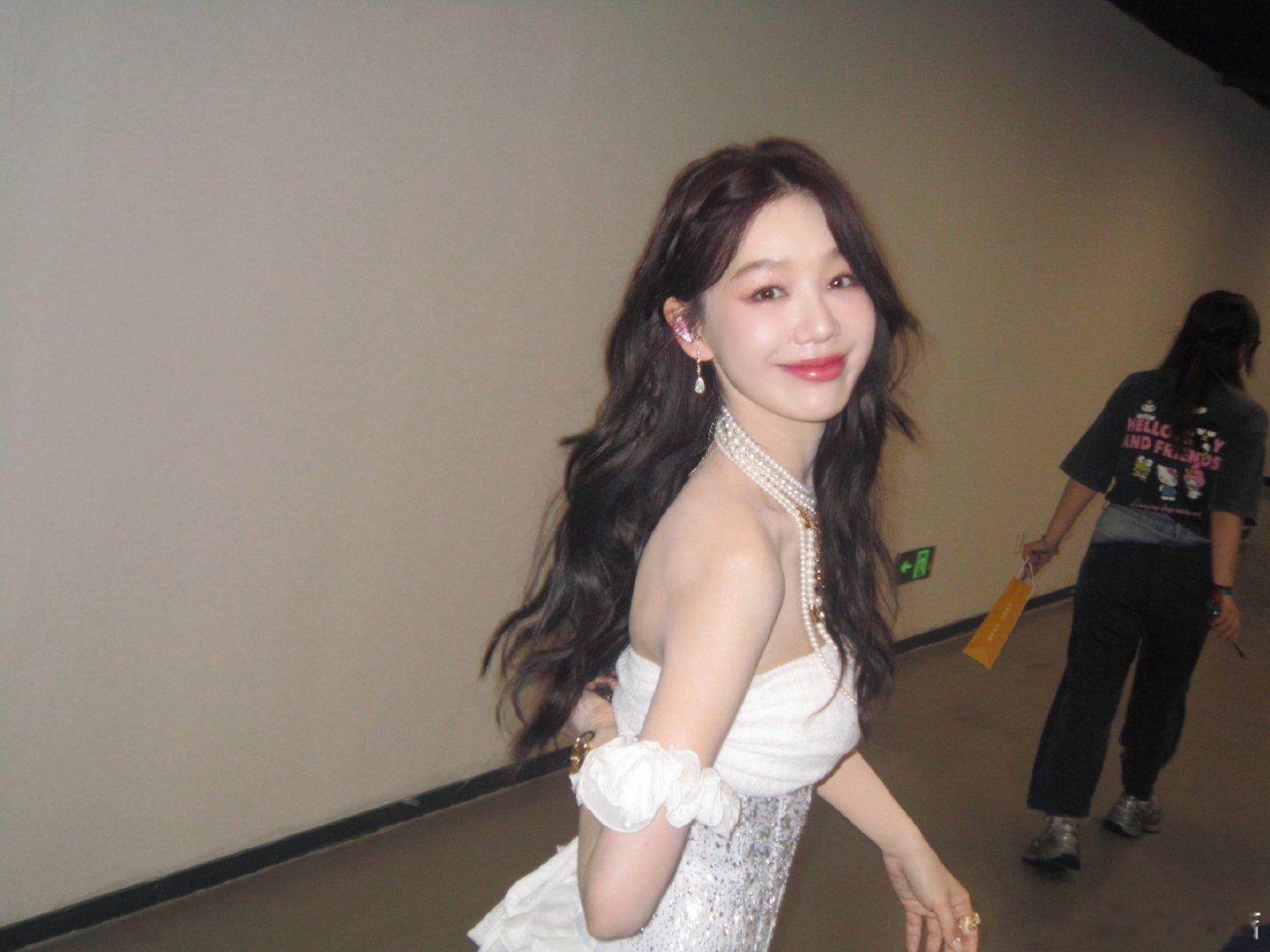 徐梦洁 xmj 徐梦洁暗处 🌈徐梦洁沈曼最是明月透人情，江河之水散人心.“𝐼