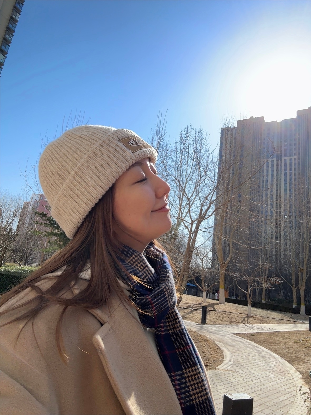 看天气也太好了下楼走走 发现空气中开始酝酿春天的气息  ！！那就先不急夏天 仔细