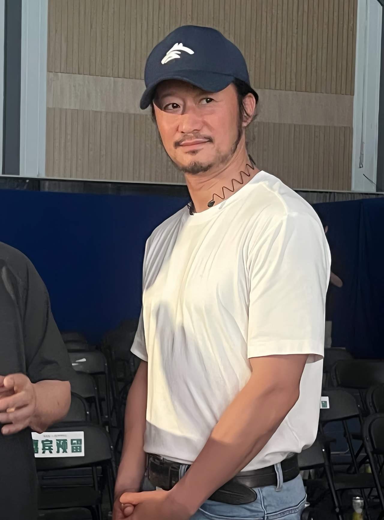 1.吴京不是很懂为什么总有人无缘无故骂他，自己又没做错什么。2.宋亚轩拍抽象小视