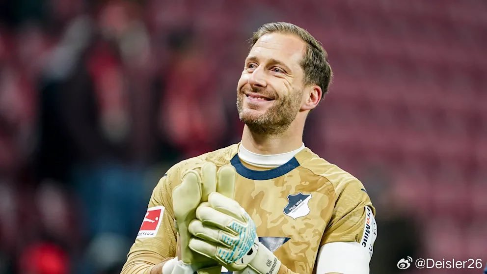 🚨雖然曾有傳聞指拜仁將簽下霍芬海姆的奧利弗·鮑曼作為喬納斯·烏爾比希的替補，但