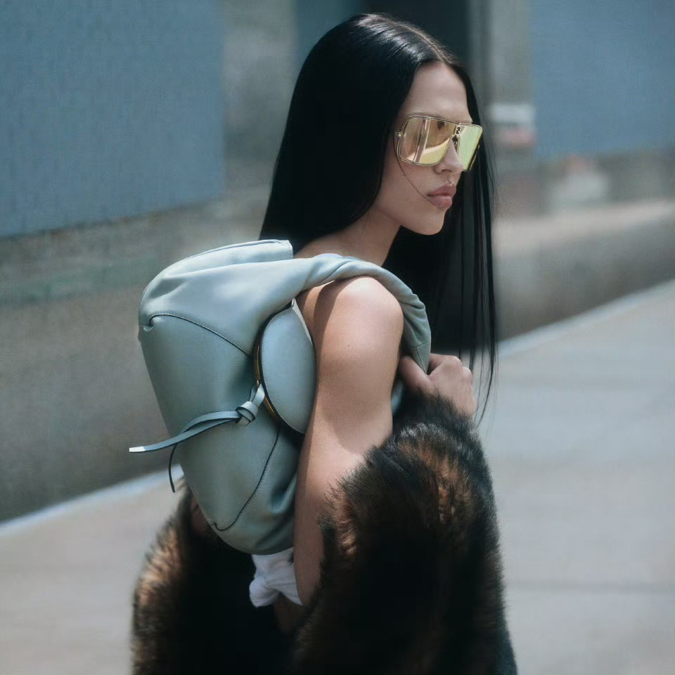 FENDI 发布由 Amelia Gray、雎晓雯 和 Gabbriette 联