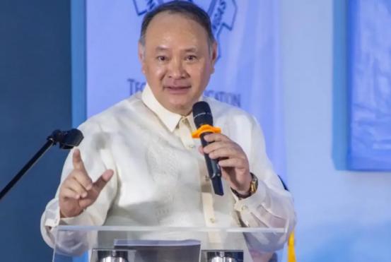 扎心现实！菲律宾国防部长出访归来，当着媒体放出狠话，称自己在中国没有任何资产，此