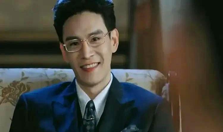 聂予诚被辞退后，高薪保姆也没了，家里一地鸡毛。
 

之前段翱翔收购了旅行社，聂