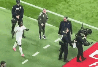 本轮西甲，皇马不仅0-1不敌赫塔费，赛后又和对手在场边发生了冲突…两队首回合比赛