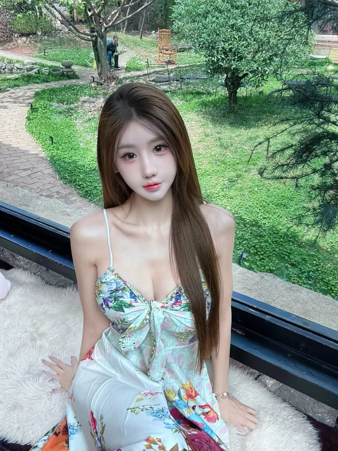 小猫喜欢谁就會粘着谁