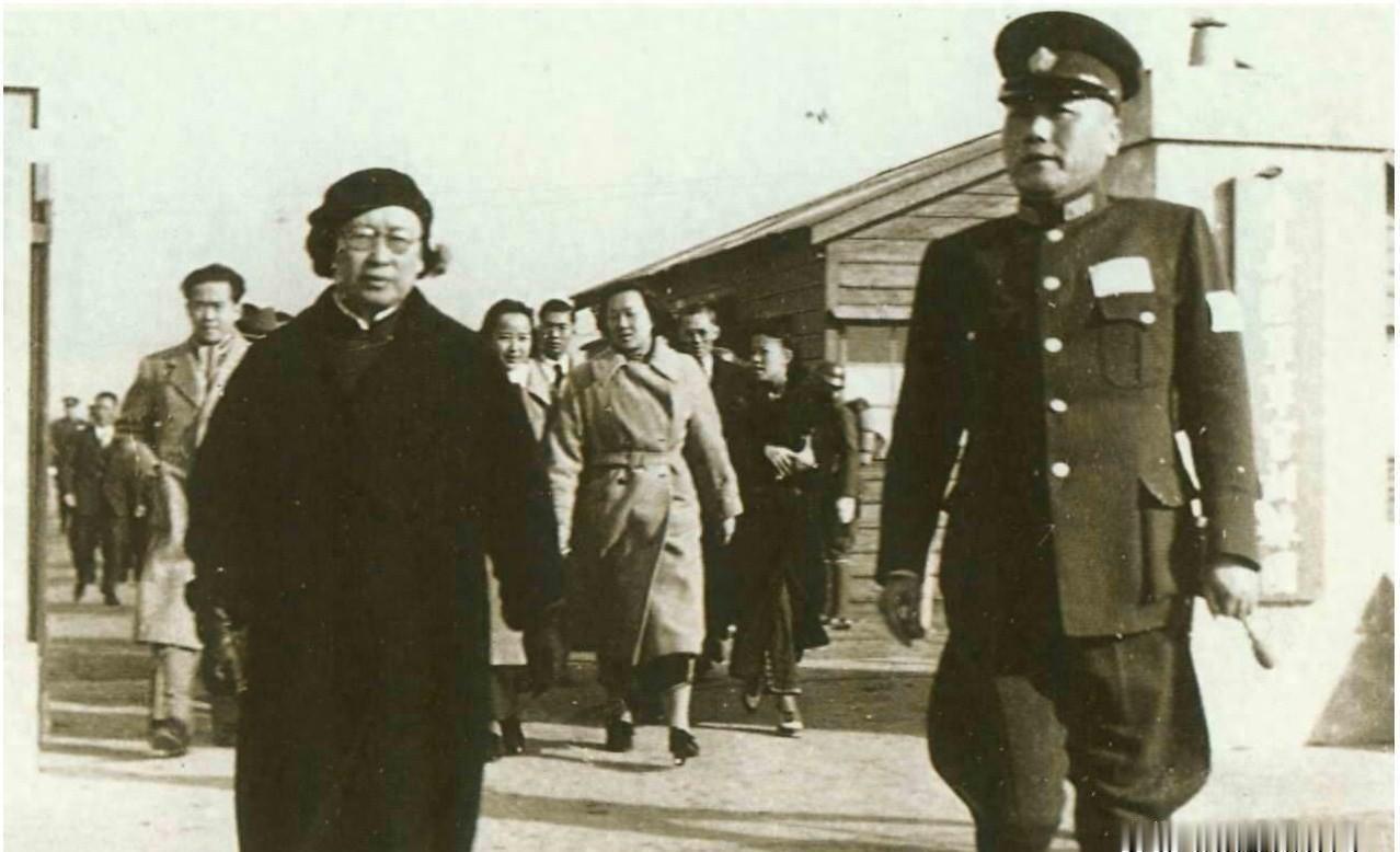 汪精卫在宴会上问唐生明：“你和戴笠关系那么好，不会是来杀我的吧？”唐生明脱口说：