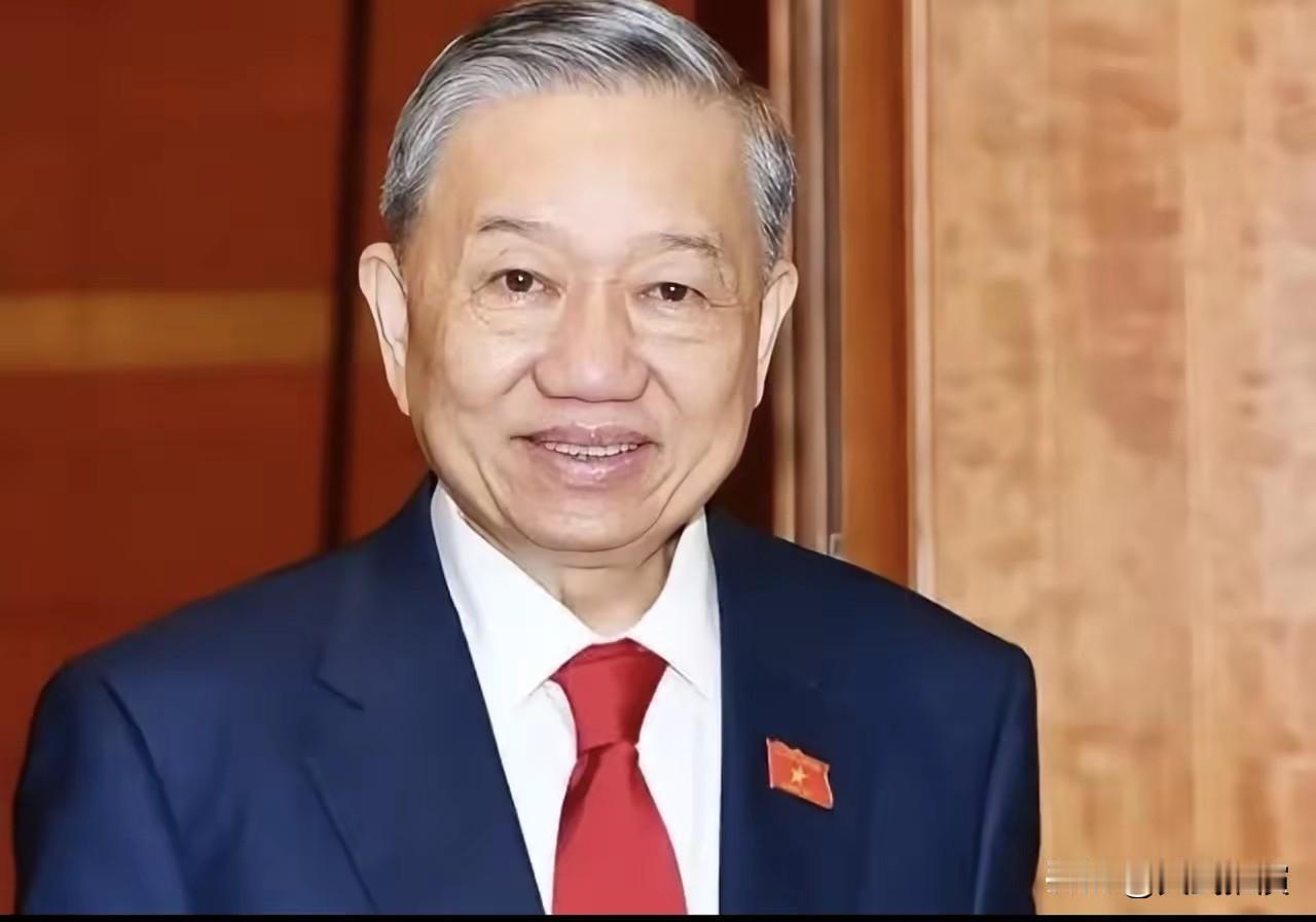 苏林真的是人才，买俄罗斯的武器很贵，买中国的武器没面子，于是他突发奇想，直接买印