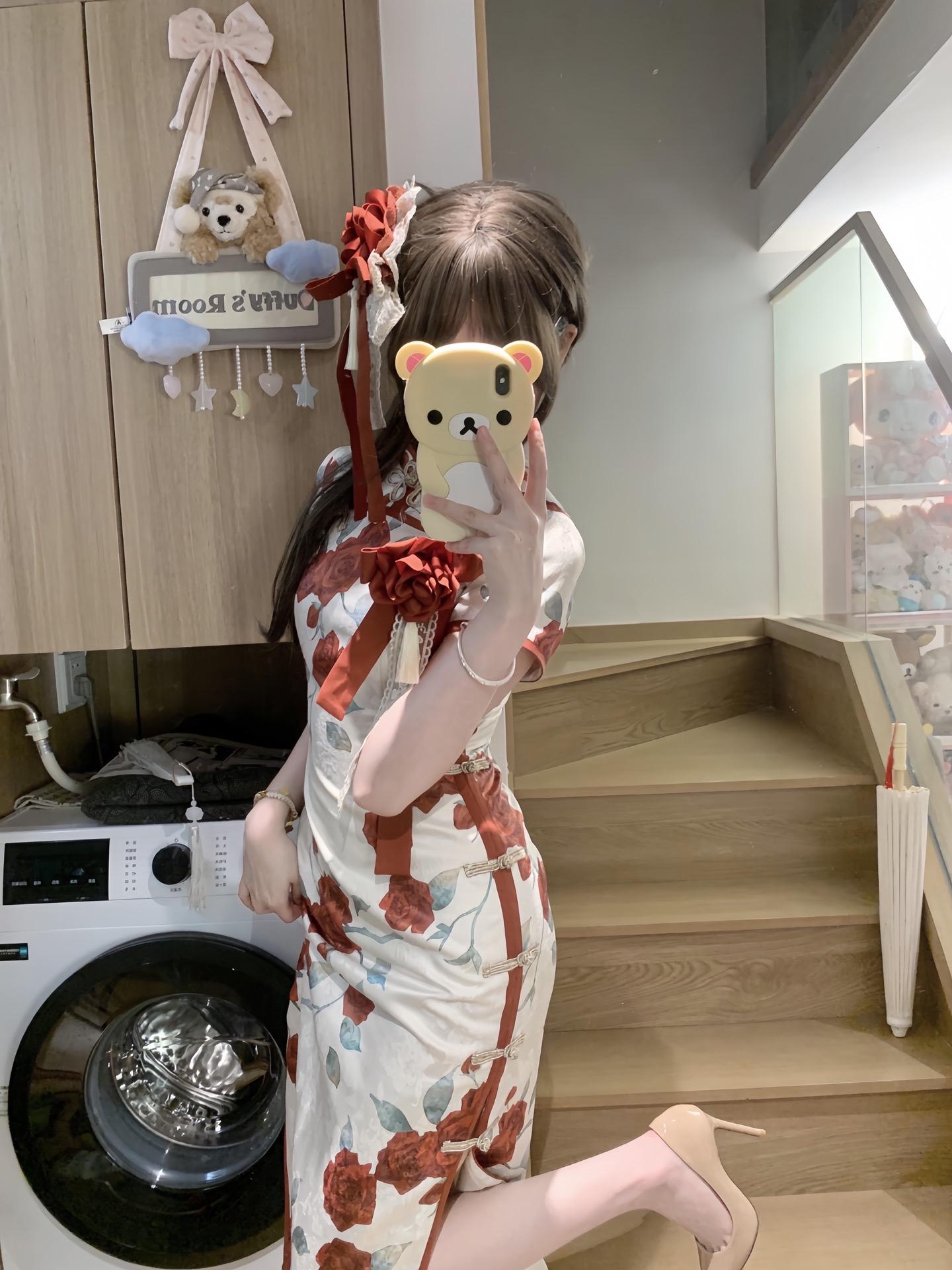我提笔月下临摹她