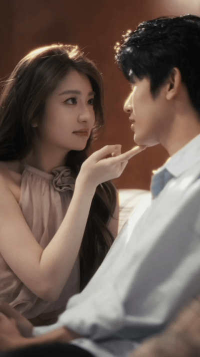 作为如益cp的忠实观众，真的要被他们甜晕。日常里的小细节，蓝蓝不经意的举动都能被