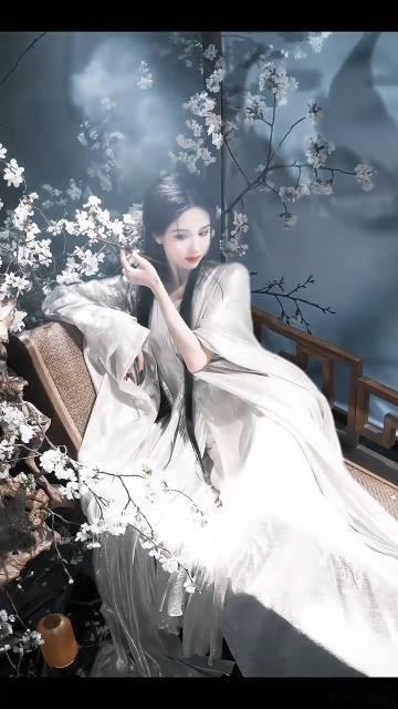 陈都灵雾妄言狐妖大片 我真的会为嘟嘟的这种神颜流泪，这种狐妖造型不仅没觉得媚俗，