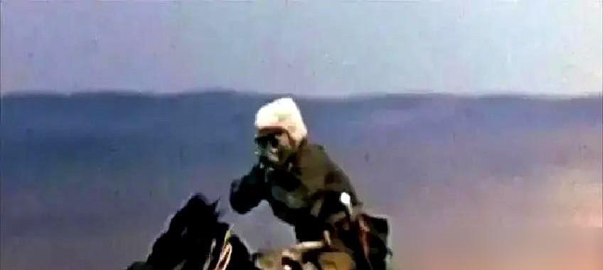 好莱坞每年花4.2亿，就为了干一件事：把电影里的中国科技，一帧一帧抠掉。

现在