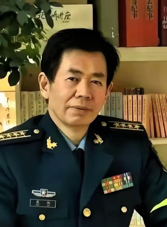 戴旭这话说的，真是一针见血，把那层窗户纸全给捅破了！天天喊着“大国重器”，航母下