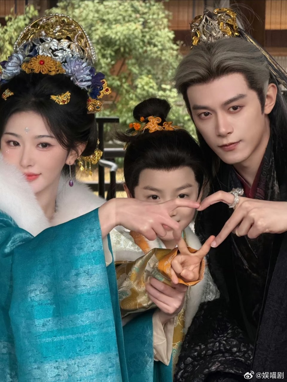 逐玉官方爱上副cp真的是我们的宿命啊就这个阴湿偏执味儿快要溢出屏幕了！孔雪儿｜邓