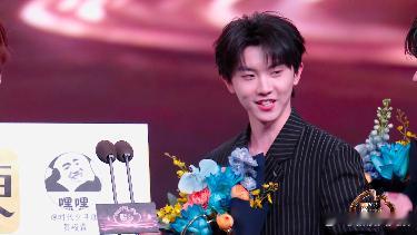 马嘉祺 对不起李飞马嘉祺说丁程鑫的梗是对不起李飞 哈哈哈哈哈哈哈马嘉祺说丁程鑫的