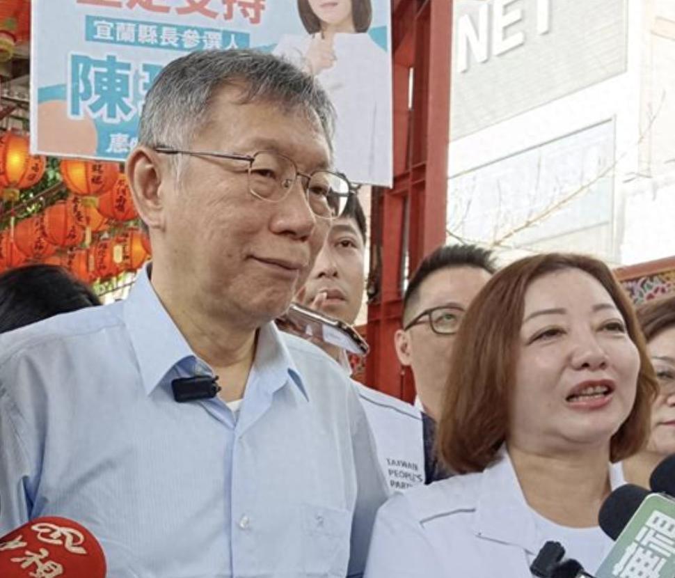 民众党前主席柯文哲今天上午受访响应，是因为民众党部一个员工的妈妈开刀，手术后第二