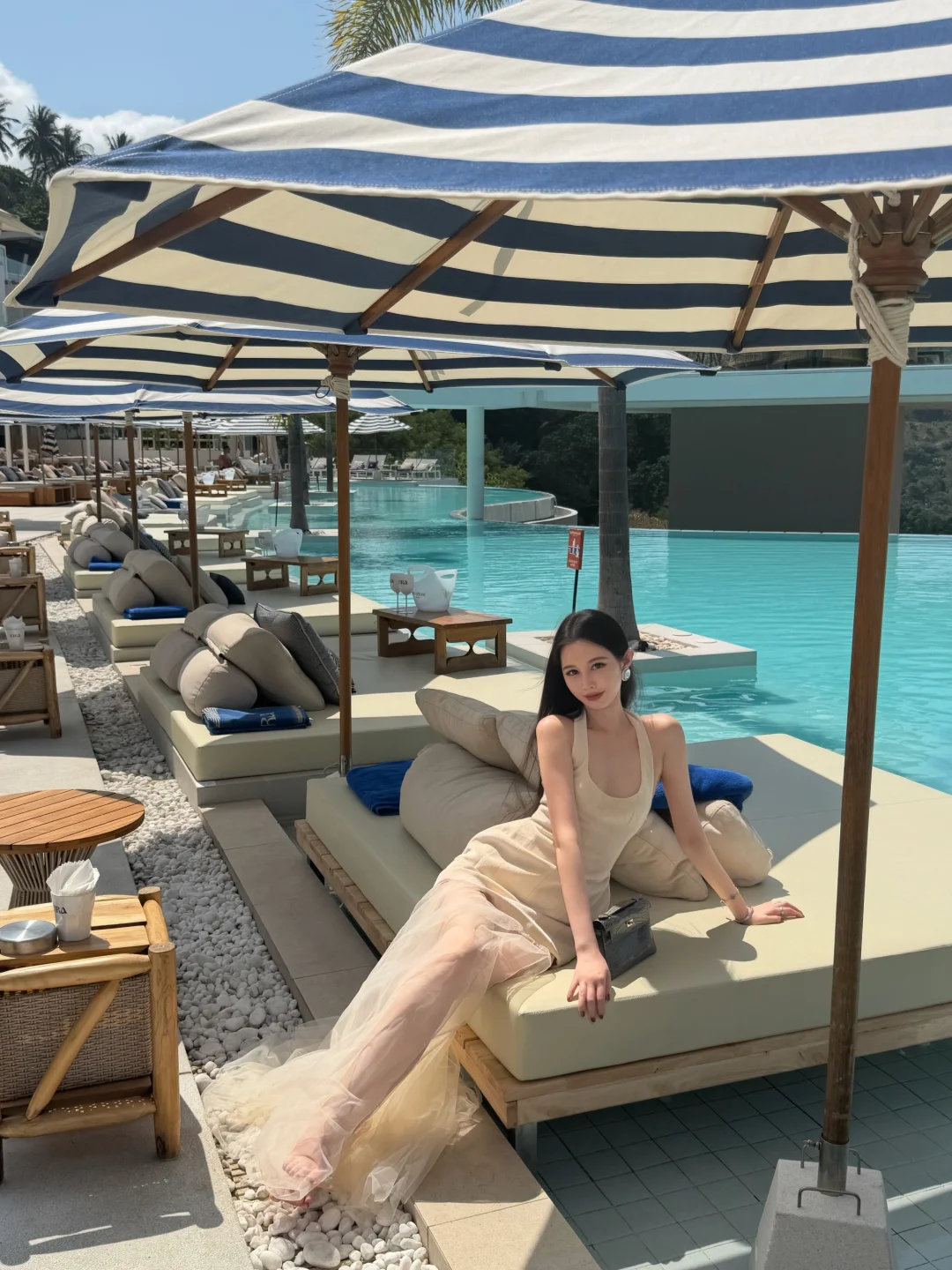 🏝️Catch me at the pool🥂