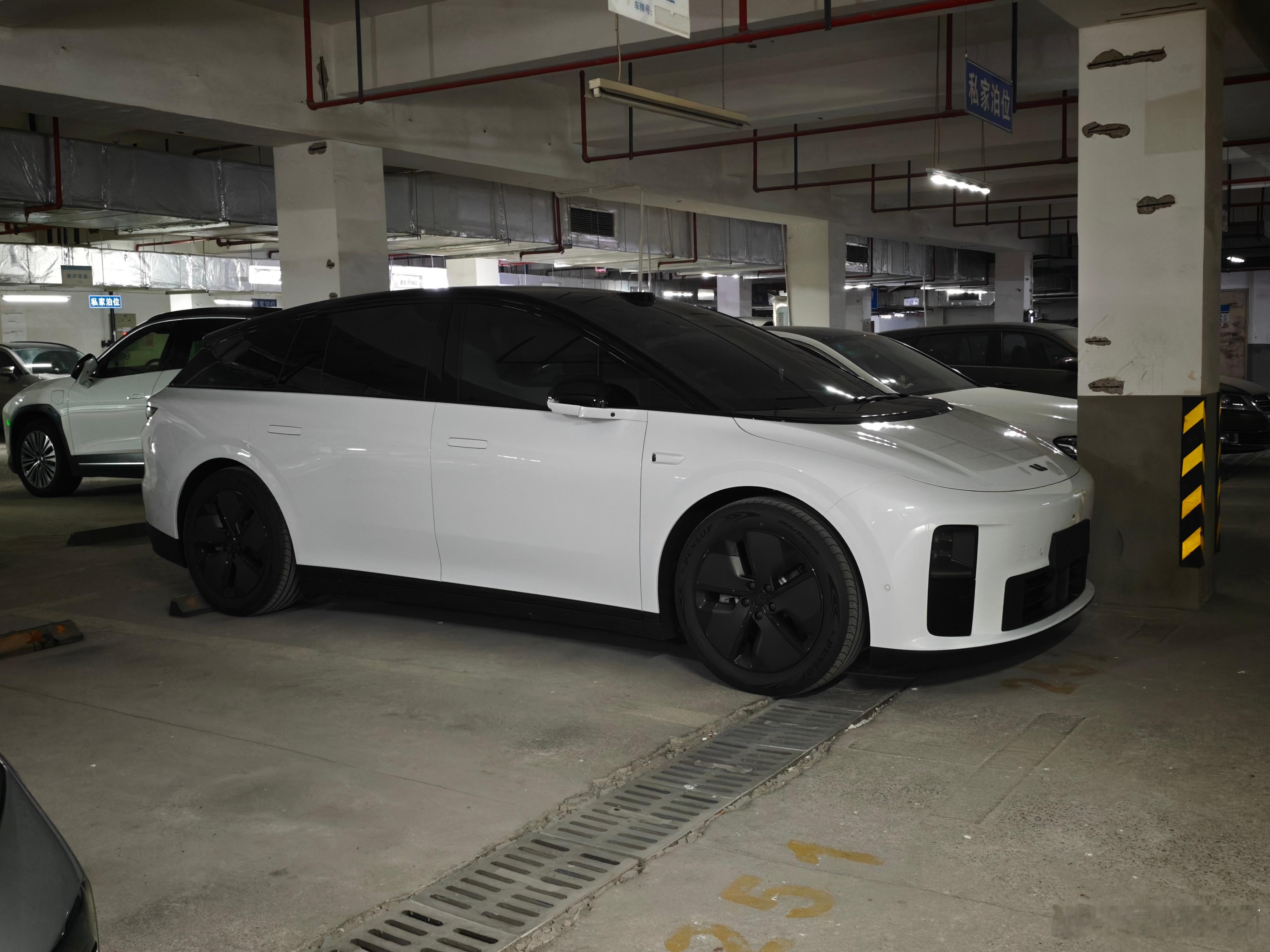 车贷不同于房贷，房子这种资产，哪怕这两年不景气，你内心总还是希望有一天经济回暖，