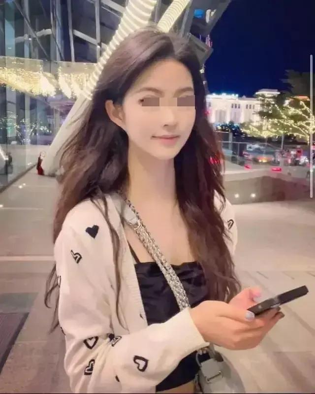 巴厘岛情侣被杀，这么漂亮的女孩子，是高调害死了她。

身携2亿巨款，只需一串密钥