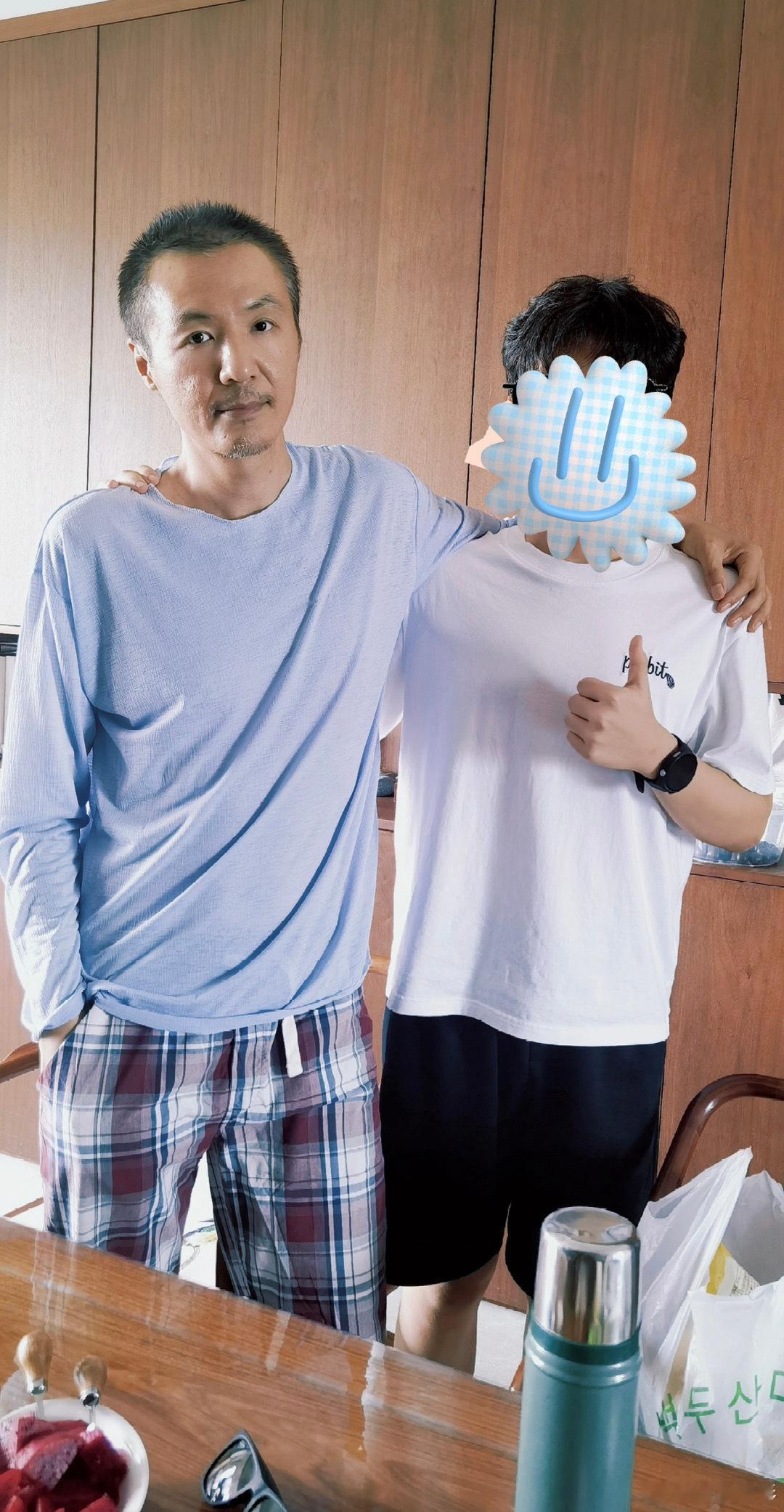 #偶遇朴树互加了微信##朴树老了好多#一首平凡之路，唱出了所有人的心声，无论荣华