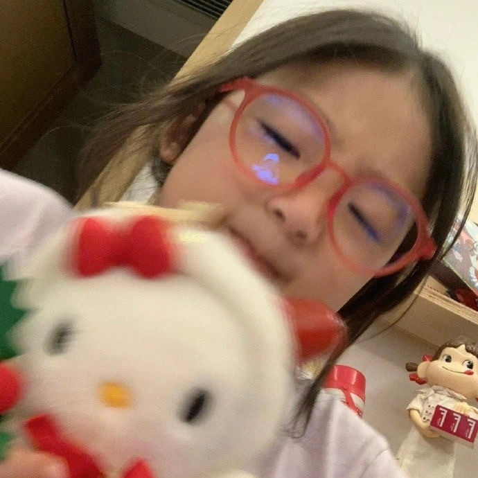 搞怪可爱头像存一下 >ᴗ