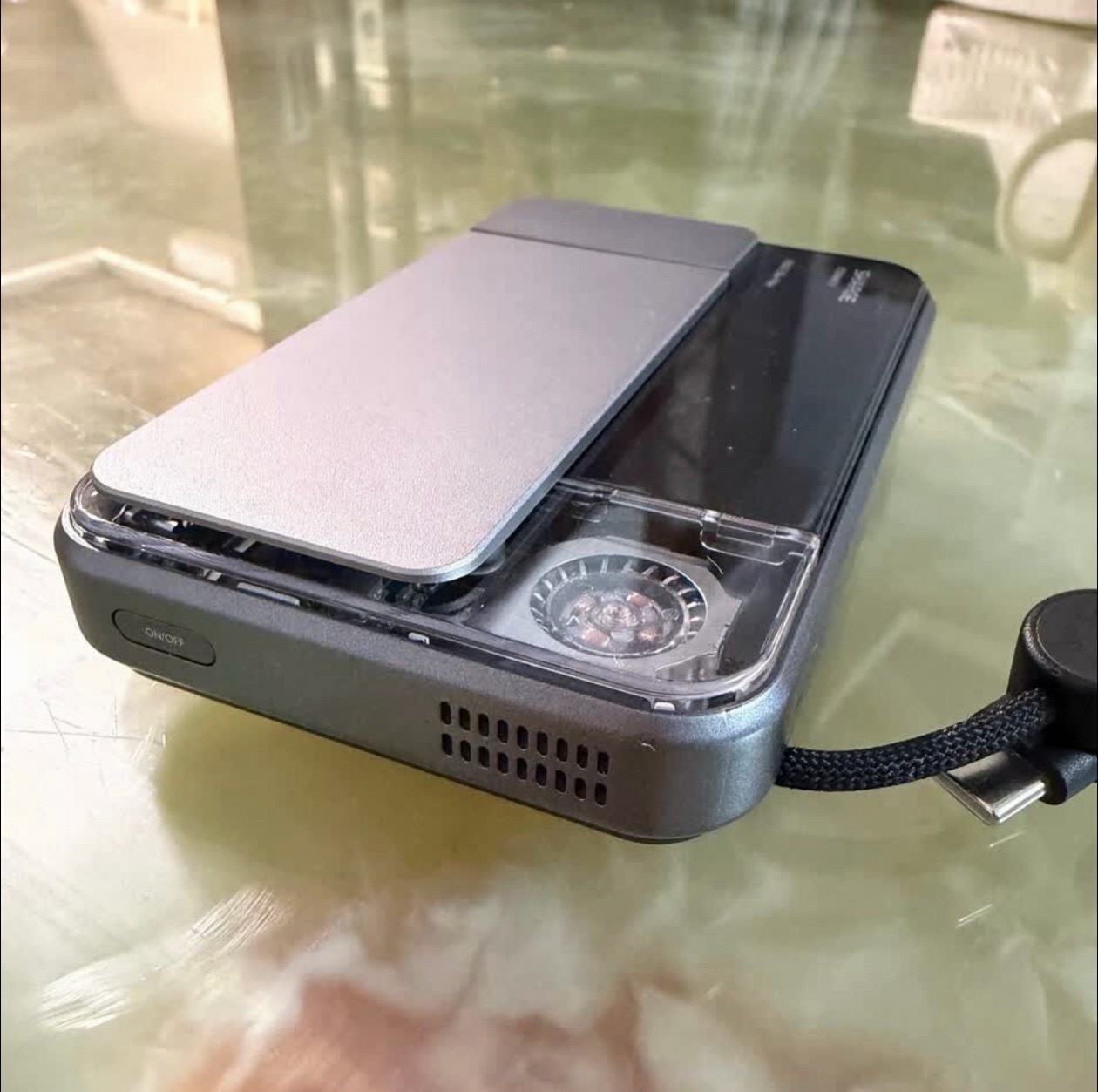 宠粉！评论就行送个399的闪极充电宝这是我用过最方便的充电宝了Magsafe磁吸