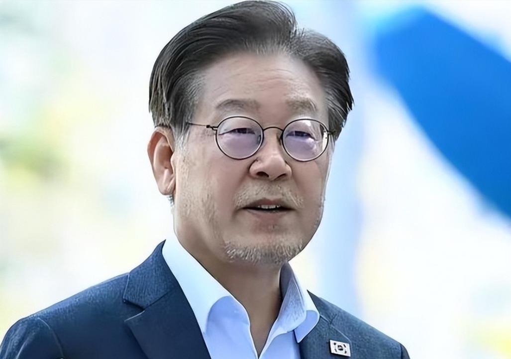 出大事了，高市闭门不出，韩日峰会意外“谈崩”，特朗普急的跳脚。
 
咱们先说说这