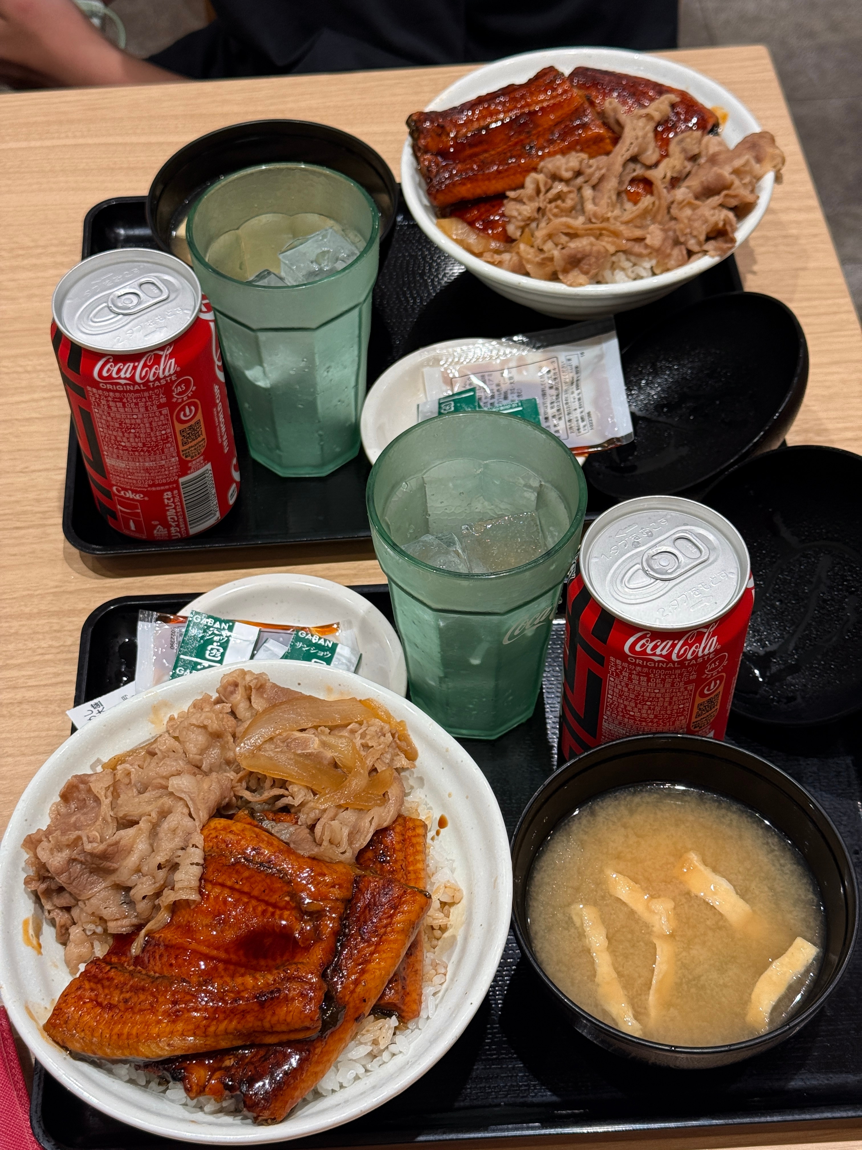 朴素的一餐 把最后剩的现金都花出来了 