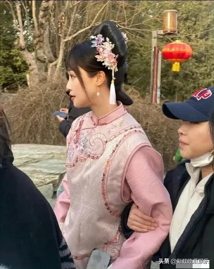 谁能想到这是那个苦瓜脸浣碧，34岁的她居然比19岁时还漂亮，不是天生丽质而是后天