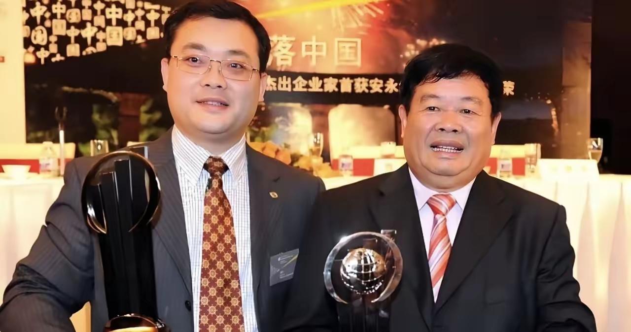 别再猜了！曹德旺交班谜底揭晓，根本不是网传的女婿，而是儿子曹晖接棒董事长了 ！