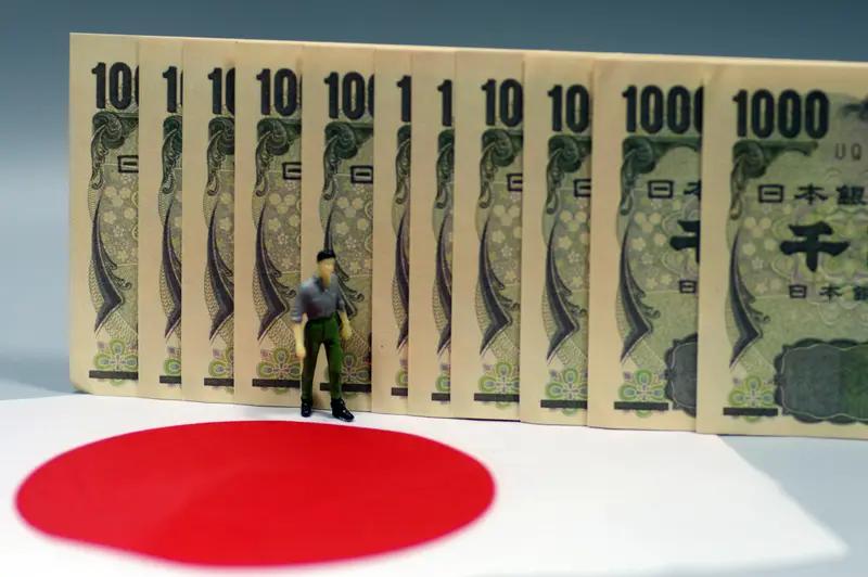 日本国内经济形势真是让人一言难尽。近期内阁府数据显示，今年三季度日本实际GDP按