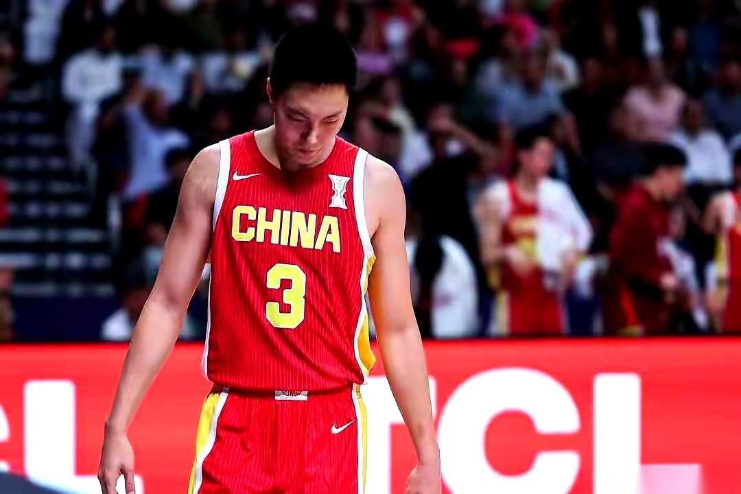 三分球，19投0中。
这数据，不是哪个业余爱好者，是我们自己联赛的总决赛MVP打