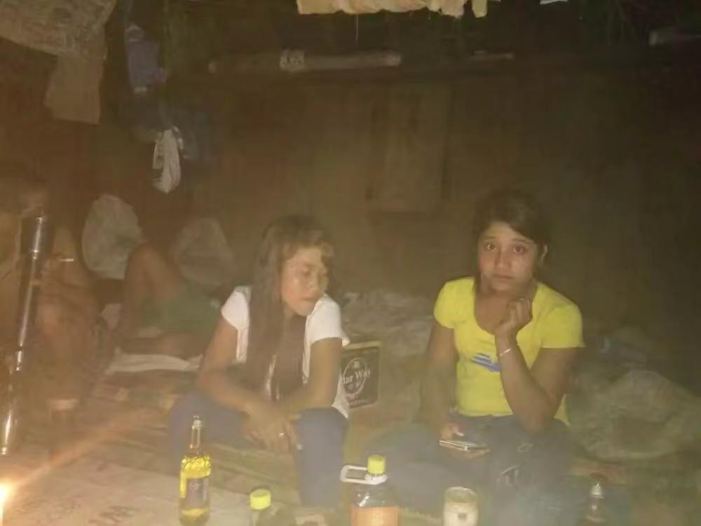 我的老天爷[脸红]妈呀，吓死我了，这是哪个姐妹啊😂，[恐惧]跟老缅妹没什么区别