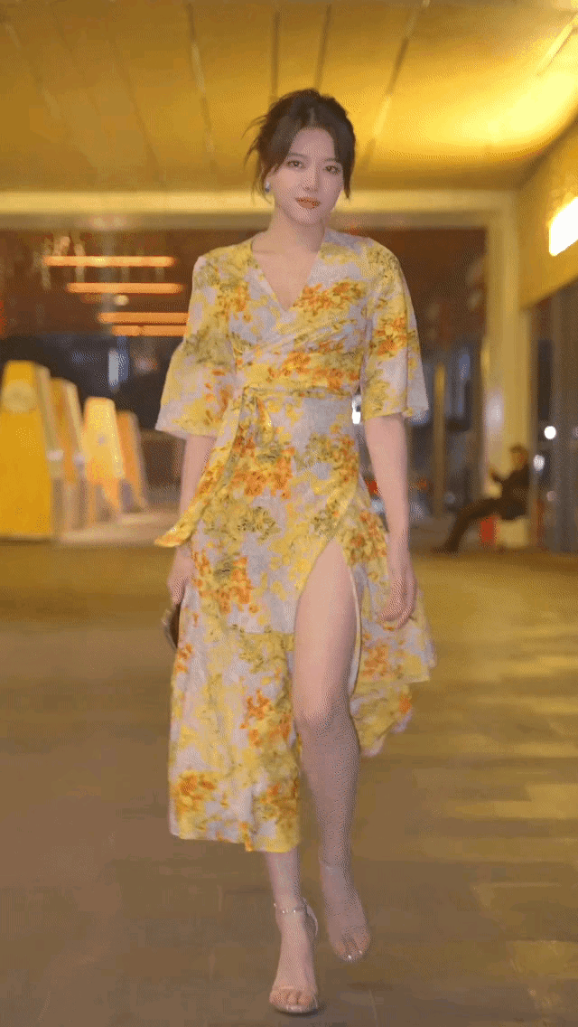 解说记得将要重返LPL！难不成是为了追回“美羊羊”骆歆吗[偷笑][偷笑][偷笑]