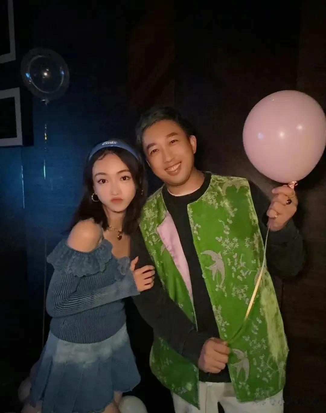 从于正和以下明星的合影中，你能看出于正和谁的关系最好吗？