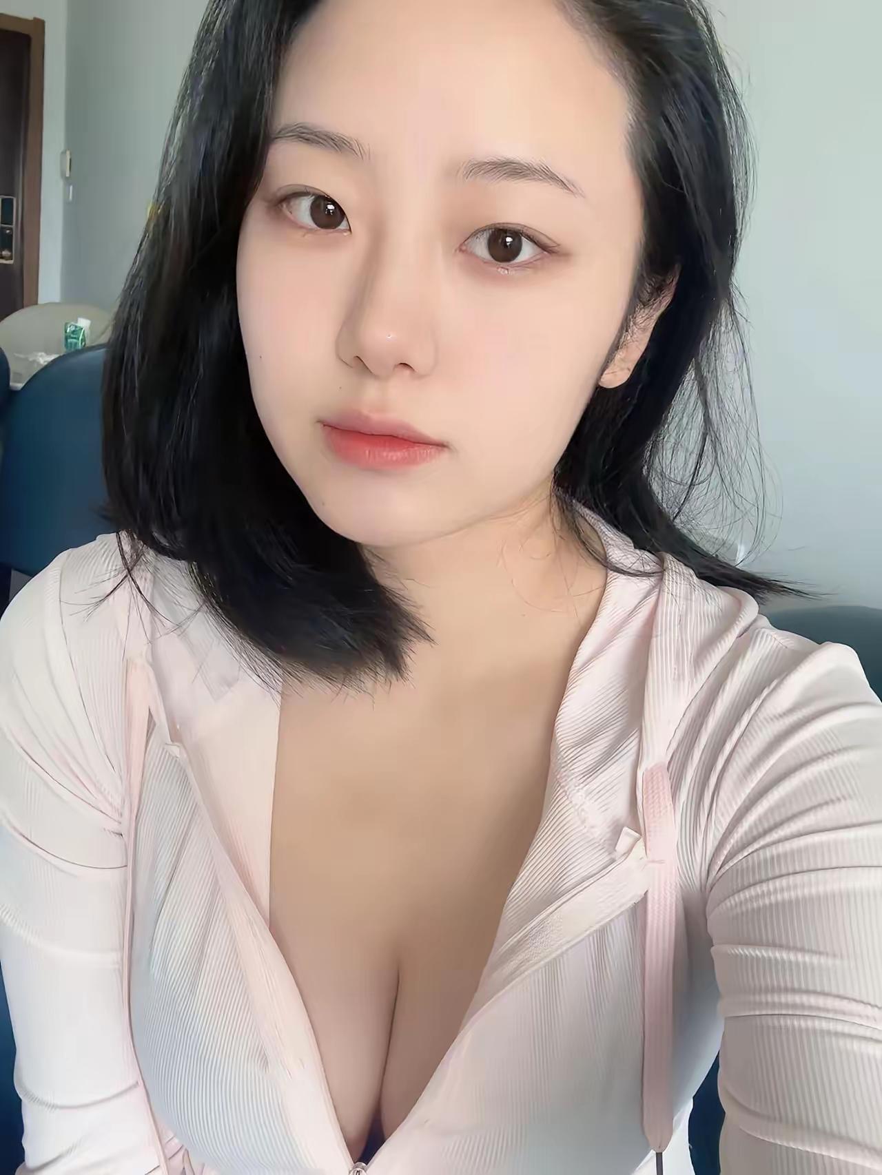 又纯又欲的感觉，好像回到了谈恋爱的年纪纯欲 纯欲风美女 人间纯欲美女 纯欲美女 