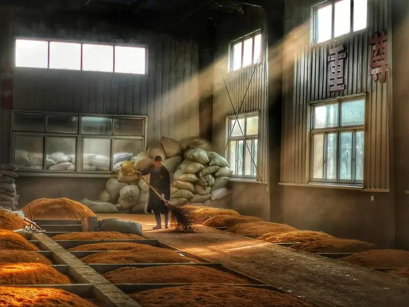 见“读世间名著”上联
我心痒痒想对下联
有人对“书天下文章”
对仗工整颇有意味