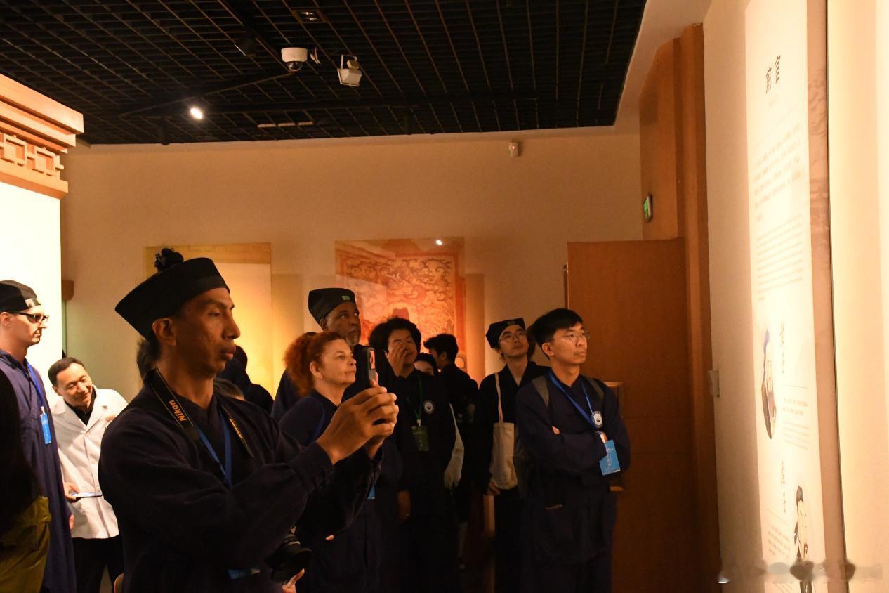 【世界道教联合会国际道教文化研修班（第二期）学员首次参访武当山】问道仙山共沐玄风