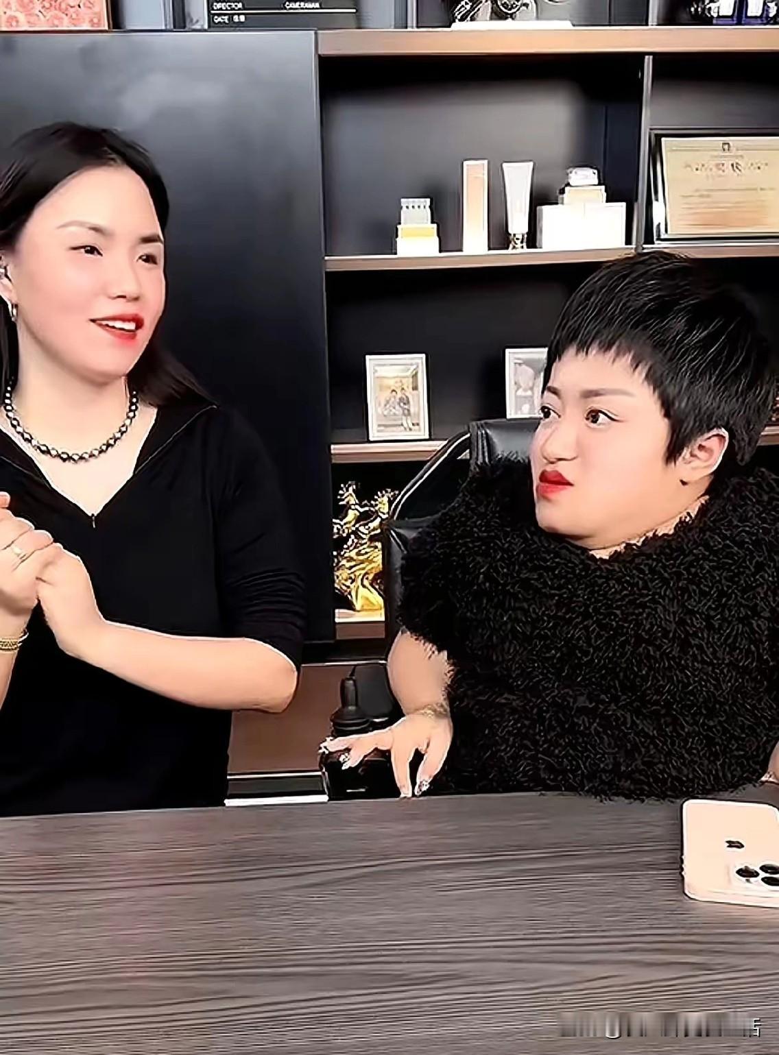 钱真的能使亲情扭曲，让骨肉亲情之间产生隔离。
喜梅的妹妹和妈妈，和喜梅大双之间生